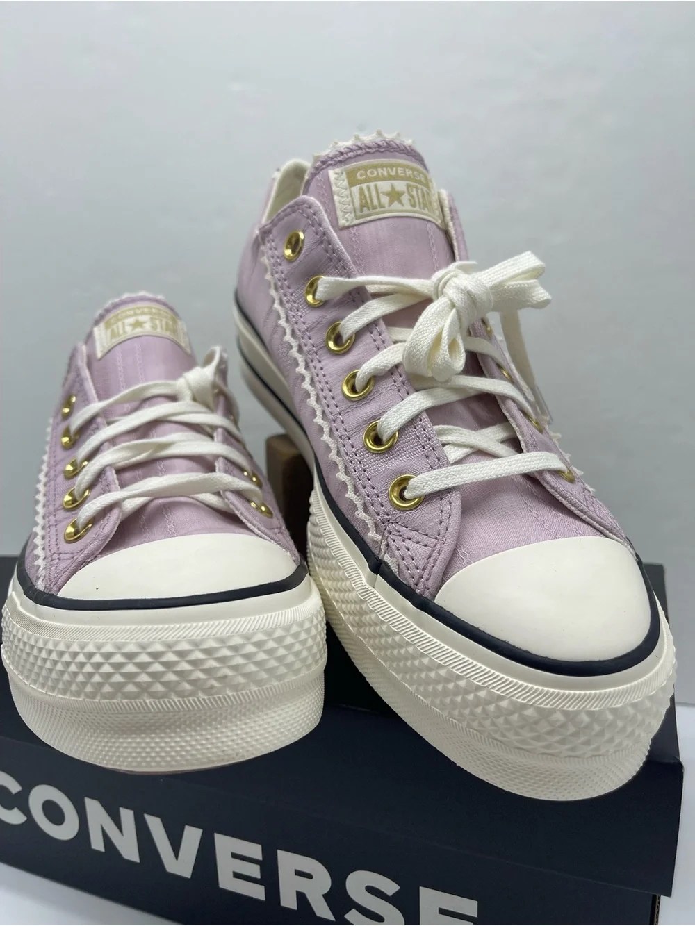 Converse A17201C CTAS LIFT OX ALTITUDE LILAC/EGRET/BLACK Platform Sneakers